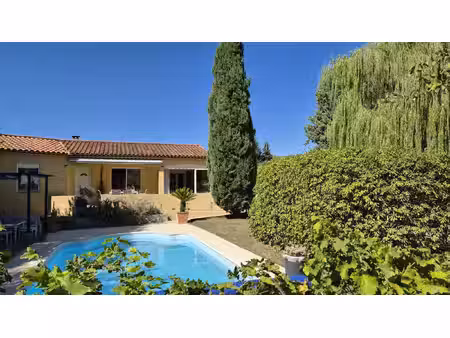 villa chaleureuse avec bel extérieur