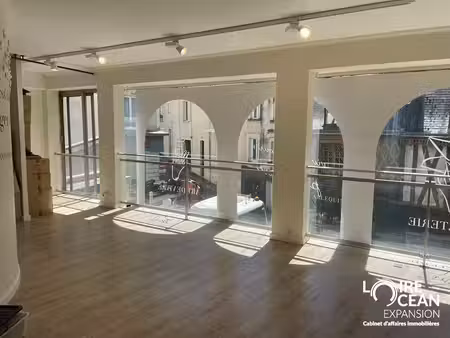 location local commercial 70m² angers 49100