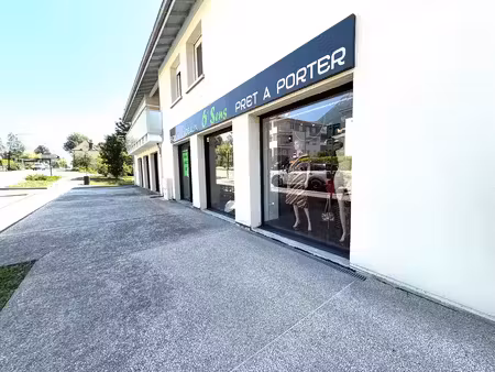 vente local commercial 59m2 saint-ismier (38330) - 85000 € - surface privée