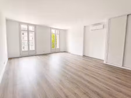 location appartement 3 pièces 68m² marseille 1er