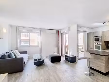 location appartement 3 pièces 65m² nice 06300