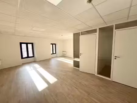 location local professionnel 81m² bordeaux 33000