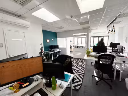 location local professionnel 84m² bordeaux 33000