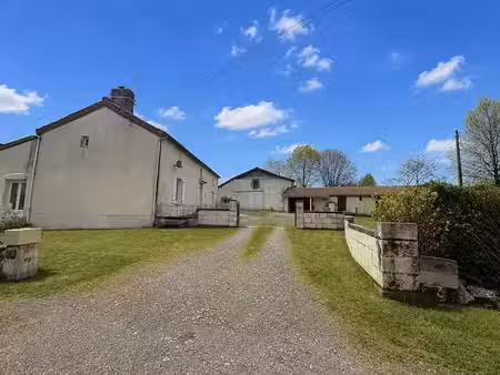 vente maison 7 pièces 198 m² à largeasse (79240)  145 000 €