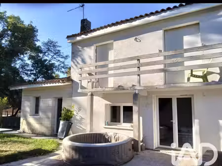 maison de village à villegouge (33141)