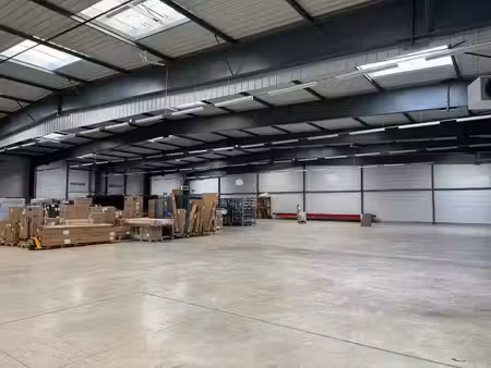 location commerce 2322 m² à parçay-meslay (37210)