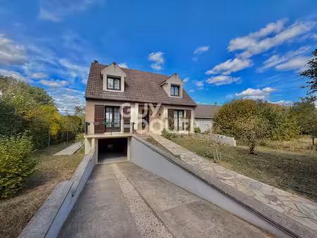 maison individuel avec très grand terrain !