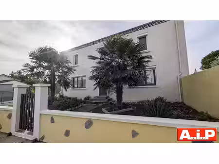vente maison 5 pièces 137 m² à cerizay (79140)  157 500 €