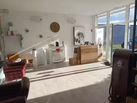 vente commerce 3 pièces 90 m² saint-gildas-des-bois (44530)