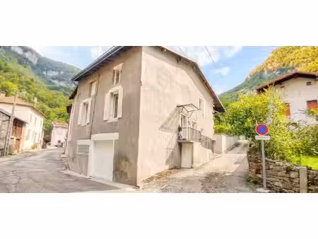 maison chaley 8 pièce(s)