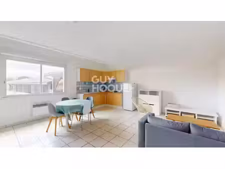 location appartement 2 pièces 52 m² à cérons (33720)