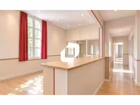 location local d’activités 856m²