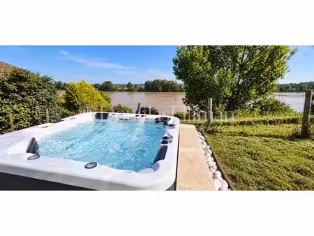 arveyres - maison avec garage  jardin et jacuzzi