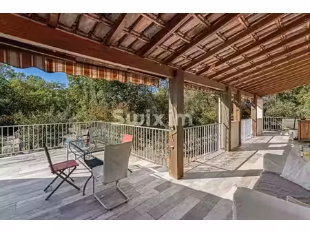villa provencale avec piscine et gites