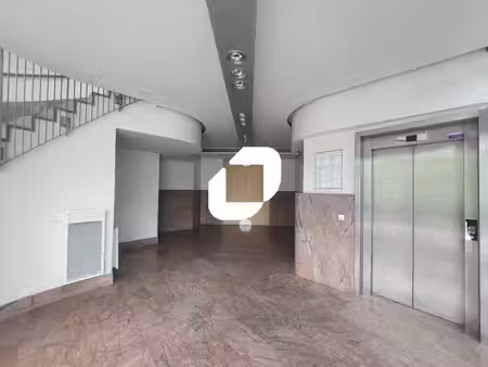 vente bureaux voisins le bretonneux 78960 2425m²