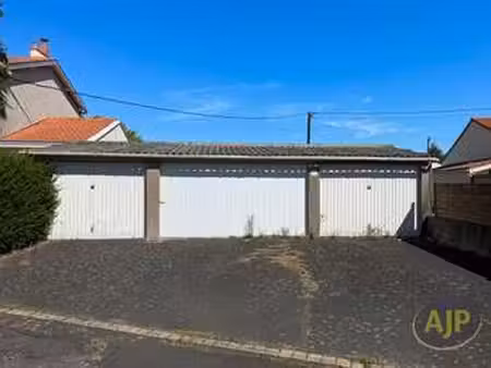 vente garage et parking à saint-macaire-en-mauges (49450) : à vendre / saint-macaire-en-ma