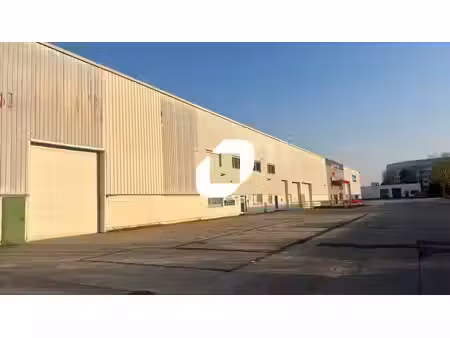 vente local d’activités 2102m²