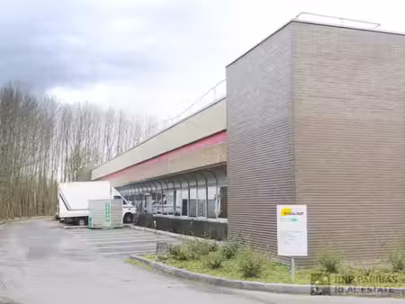 location local d’activités trappes 78190 376m² à 2025m²