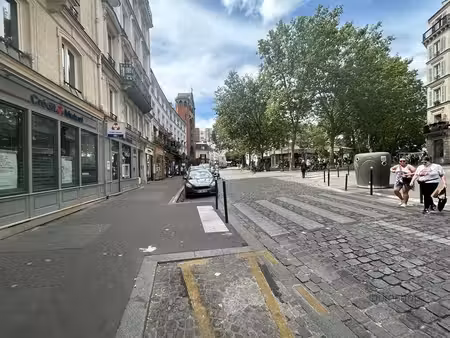 location commerce paris 75018 50m²
