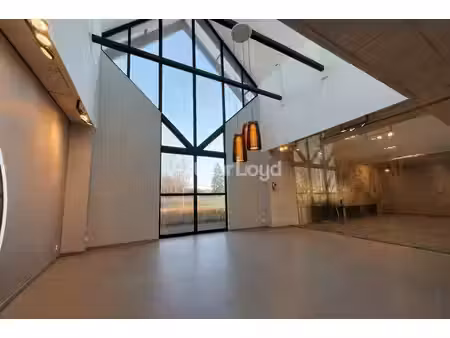 location commerce reims 51100 1700m²