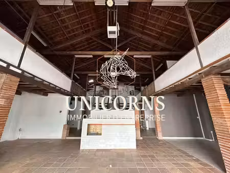 vente commerce 584m²