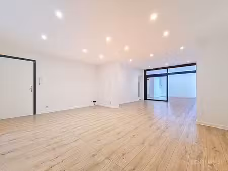 appartement 1 chambre + bureau – ±90 m² – rez-de-chaussée