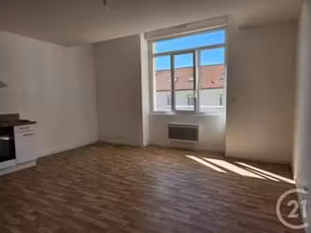 location appartement 3 pièces à machecoul-saint-même (44270) : à louer 3 pièces / 43m² mac