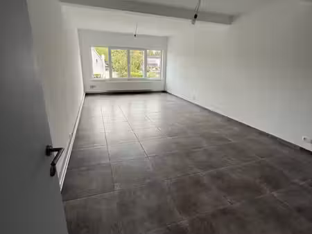 appartement 2 ch. à gembloux  entièrement rénové  130 m2