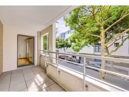 4 pieces avec terrasse et deux places de parking