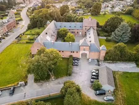 grande maison avec jardin dans le château de hombroux à ans