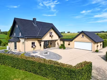 maison moderne avec une vue imprenable à vendre à hünningen