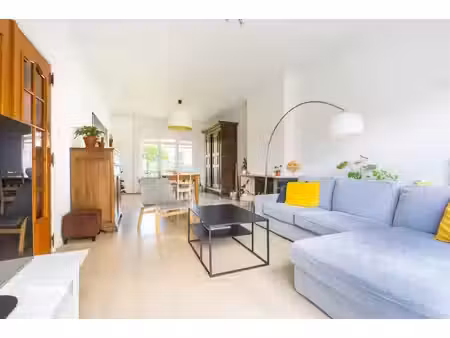 maison d'habitation avec garage et jardin !
