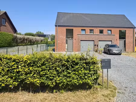 maison 3 façades récente avec 3 chambres et jardin à berloz