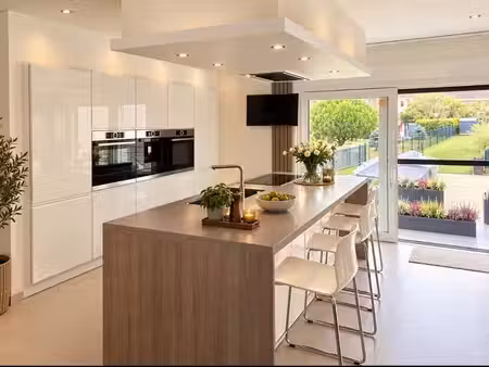 maison 3ch 202m2  garage jardin terrasse comme neuve