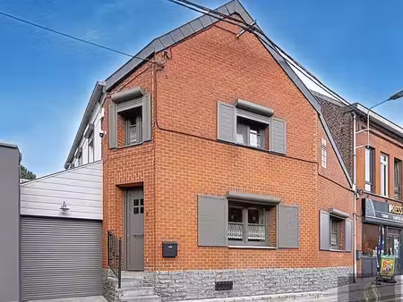maison 3 façades avec agréable jardin
