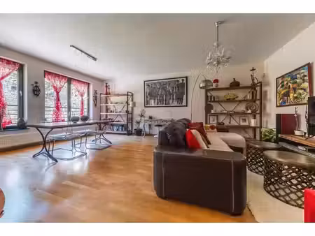appartement lumineux avec terrasse et jardin