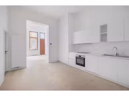saint-gilles /appartement 1ch-bureau avec terrasse et jardin