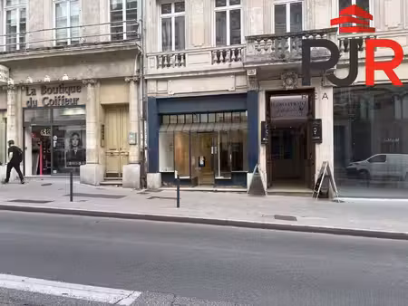 local commercial à louer