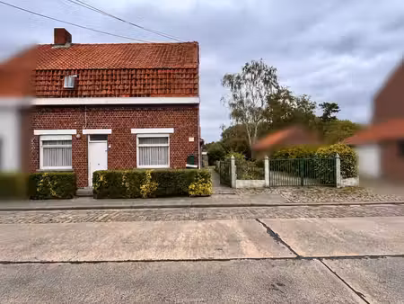 maison semi-mitoyenne à rénover – 1120 m² de terrain