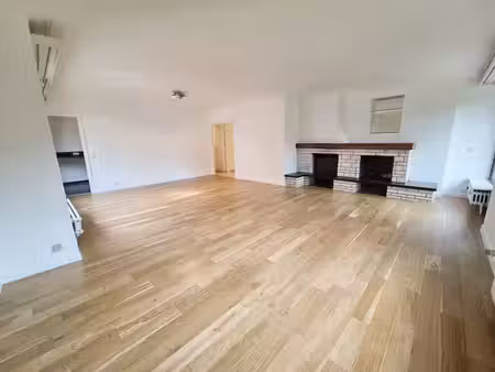 lumineux appartement 3 chambres situé au calme  dans un é...