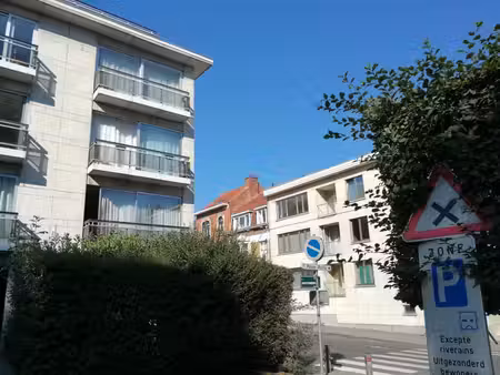 lumineux appartement une chambre + terrasse
