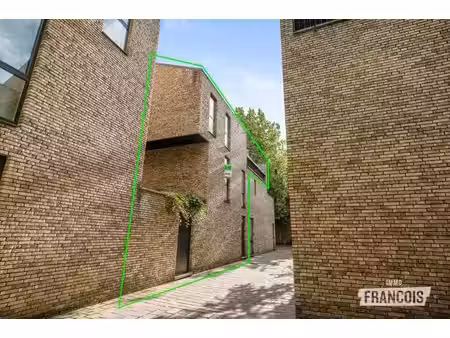 maison unique  prête à emménager  avec trois chambres à bru…