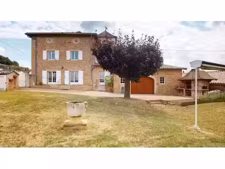 vente propriété 7 pièces 261 m² à charnay-lès-mâcon (71850)  380 000 €
