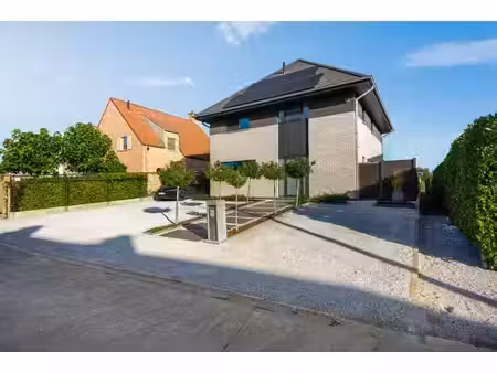 maison familiale spacieuse  récente et économe en énergie avec 4 chambres à vendre à ninov