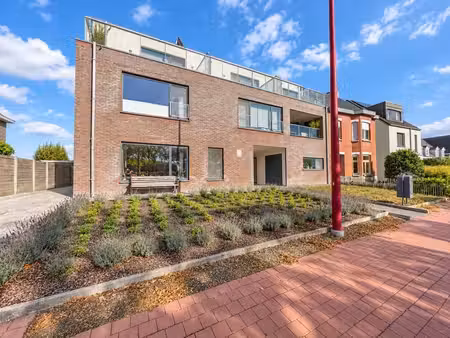 ruim gelijkvloers appartement (127 m²) met gróót terras  ...