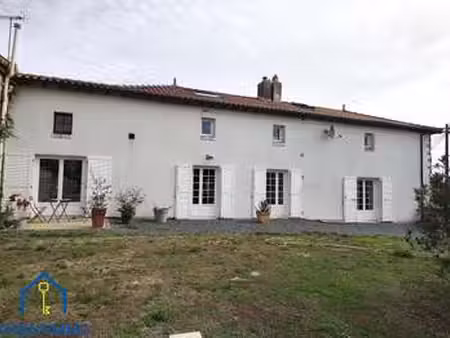 vente maison à chantonnay (85110) : à vendre / 213m² chantonnay