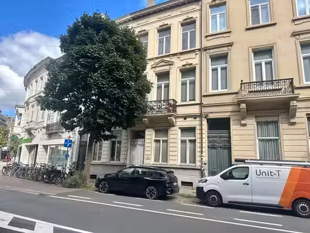prachtig 1 slpk appartement nabij station gent-sint-pieters