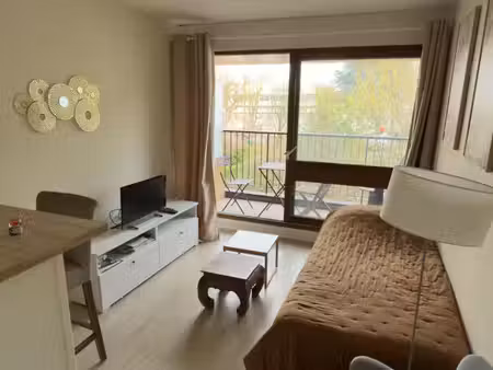 studio 20m² au 1er étage