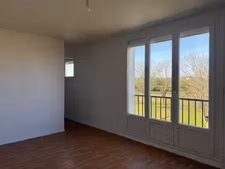 location appartement 3 pièces 56 m² à la châtre (36400)