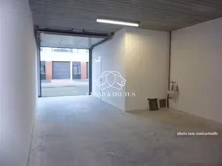local industriel vaulx en velin